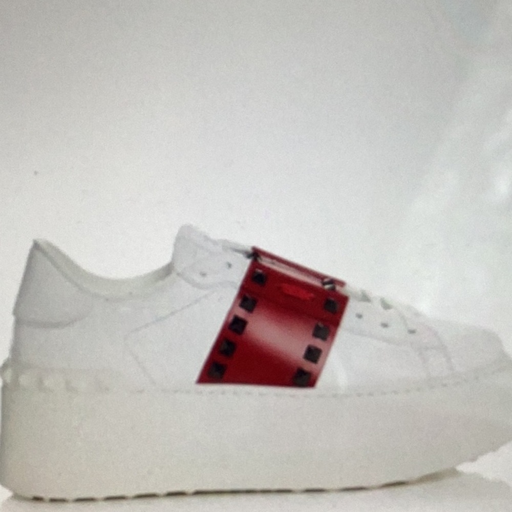 Valentino Garavani
Women's Rockstud Platform Sneakers - ExclusiveWhite Size 38.5 - Picture 3 of 8